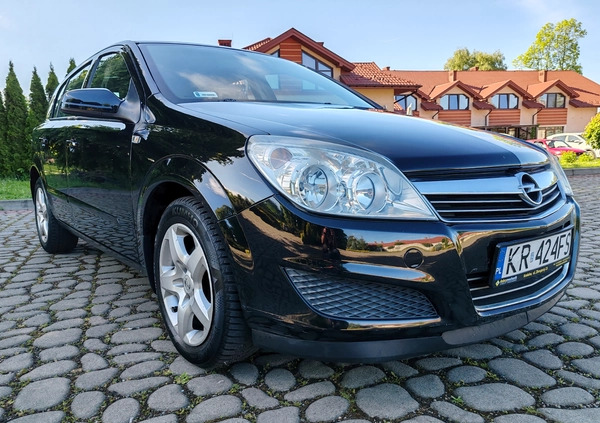 Opel Astra cena 14200 przebieg: 215000, rok produkcji 2007 z Radłów małe 92